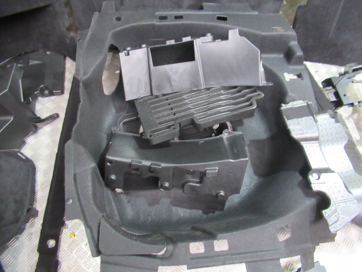 GARNITURE COLLECTEUR COUVERCLES DE COFFRE LAND ROVER OE DK62-45431-B DK6245431B