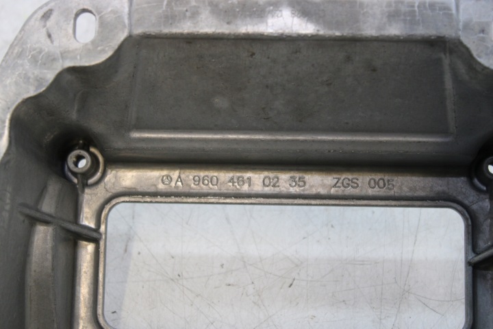 SUPPORT COLONNES DIRECTION MERCEDES ACTROS MP4 A9604610235 FIXATION