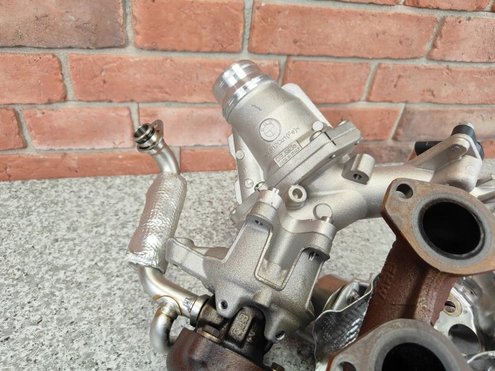 BMW U06 U10 U11 220D B47 TURBOCOMPRESSEUR BITURBO COMPLÈTE 9885974 9885976