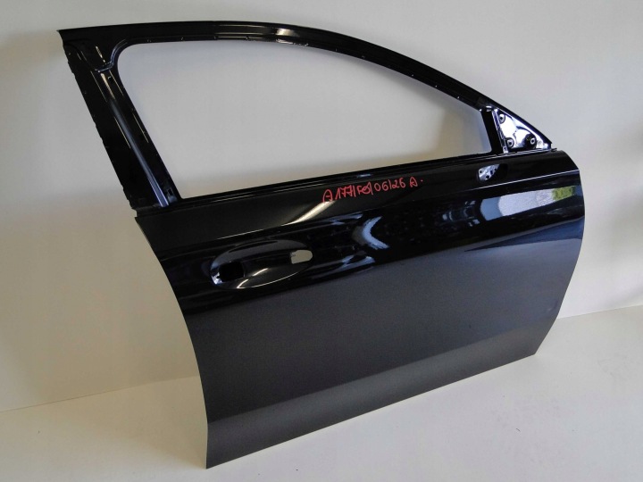 MERCEDES PORTES AVANT DROIT NOIR A CLASSE 177 W177 BERLINE COMPACTE BERLINE