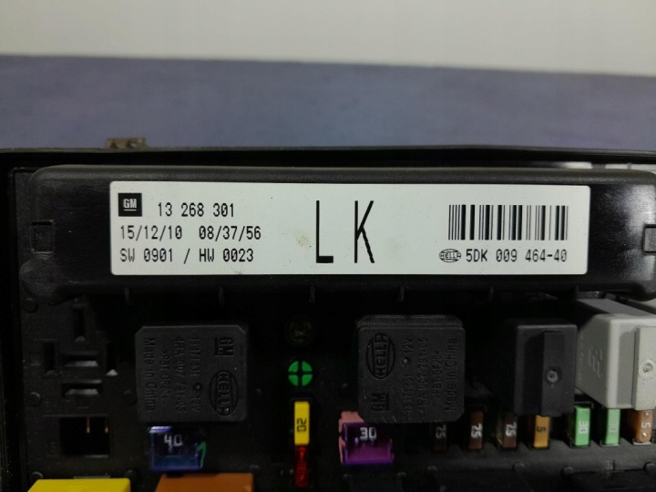 OPEL ASTRA III H LIFT BOÎTE FUSIBLES MODULE FUSIBLE 13268301