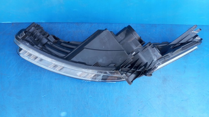 PHARE DROIT AVANT EUROPE 260109891R RENAULT ZOE 2012-
