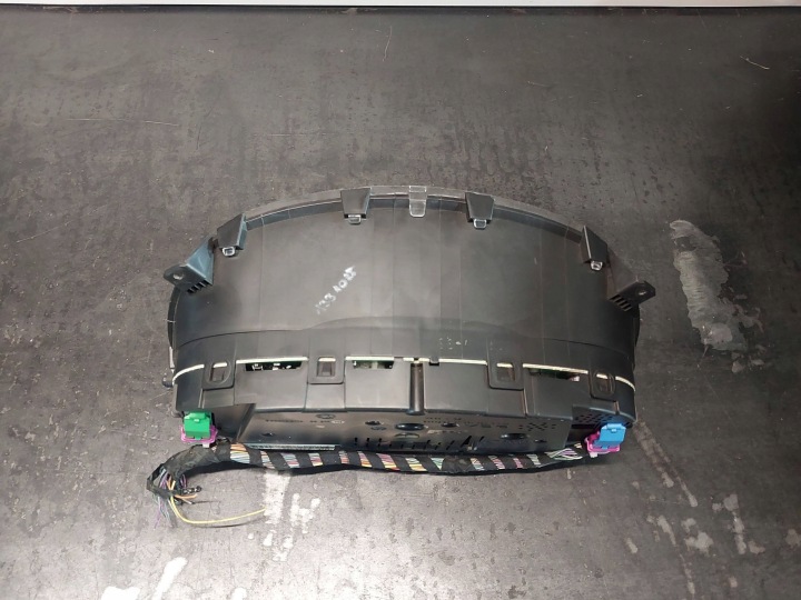 COMPTEUR SKODA OCTAVIA MK1 (1U) 1U0920811F