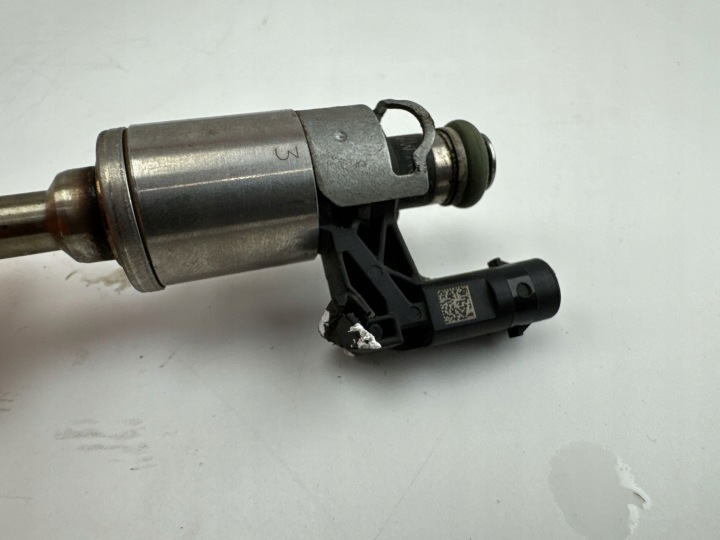AUDI A3 S3 8V 2015 INJECTEUR CARBURANTS