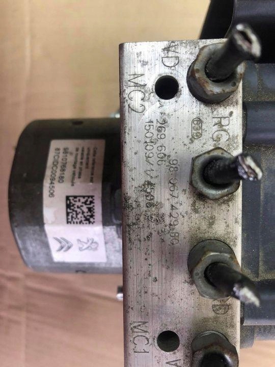 POMPE CONTRÔLEUR ABS 9674605580 CITROEN PEUGEOT
