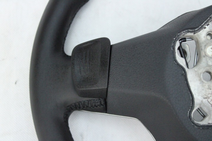 NEUF ORIGINE VOLANT CUIR VOLKSWAGEN TOUAREG III 760419089C