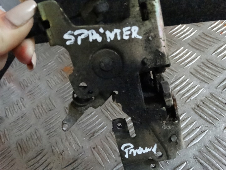 SERRURE DROIT ARRIÈRE VW SPRINTER 901720