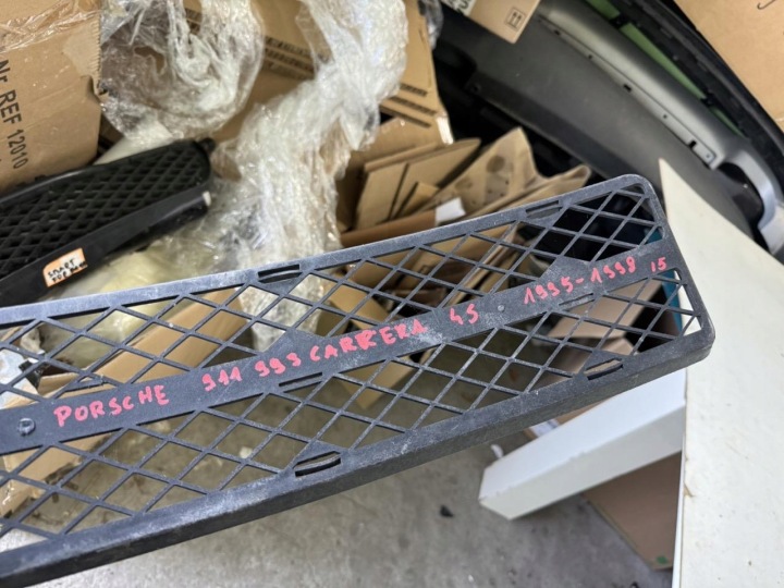 GRILLE CENTRALE PORSCHE 911 993 CARRERA 4S 95-98