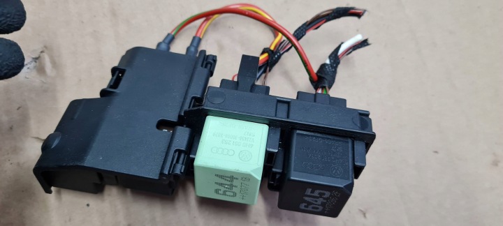 A5 8W DISTRIBUTEUR COURANT SERRE-CÂBLE FUSIBLES 8W0937503B A4 B9 8W