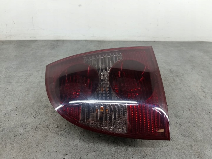 PHARES ARRIÈRE ENSEMBLE VW PASSAT B5 RESTYLAGE 3B5945095AE 3B5945096AE UNIVERSEL