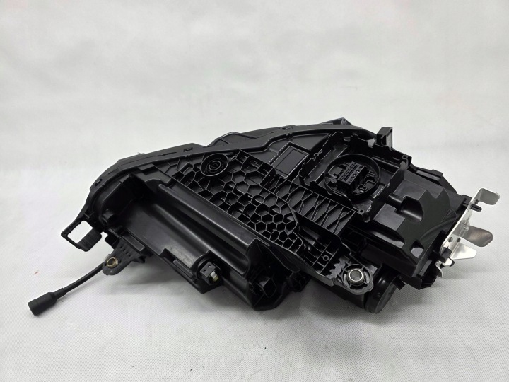 SKODA SUPERB IV 2023+ PHARE AVANT GAUCHE COMPLET LED CRYSTAL LIGHTING 3P1941015B