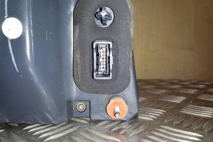 PHARE DROITE ARRIÈRE BMW 5 (F10) 63217203234 2.0L DIESEL 155KW 2012