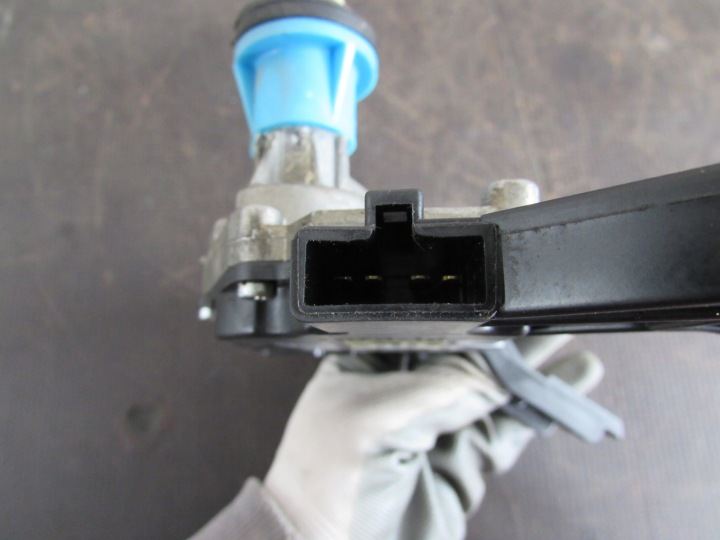 PETIT MOTEUR ESSUIE-GLACES ARRIÈRE KIA CEED I 06-10R 98700-1H000