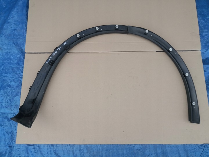 TESLA X MOULURE SUR AILE GAUCHE ARRIÈRE 1035290-00-E
