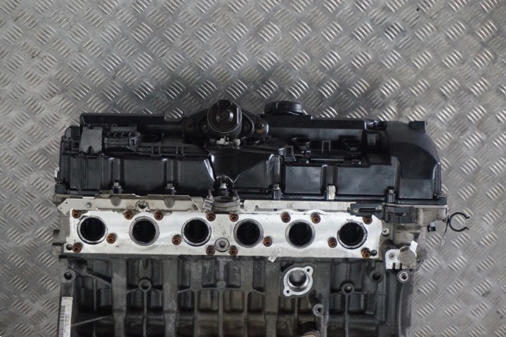 BMW E90 E91 E92 LCI 323I 325I MOTEUR NU POTEAU N52N N52B25A NEUF DISTRIBUTION