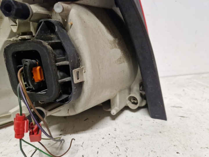 PHARE DROIT ARRIÈRE VW GOLF V HAYON 5D 1.6 B 03-09