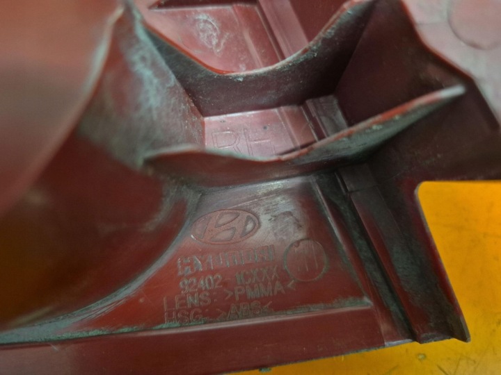 HYUNDAI GETZ I 02-05 HAYON 5D PHARE ARRIÈRE DROITE EXTÉRIEUR ARRIÈRE 92402-1CXXX