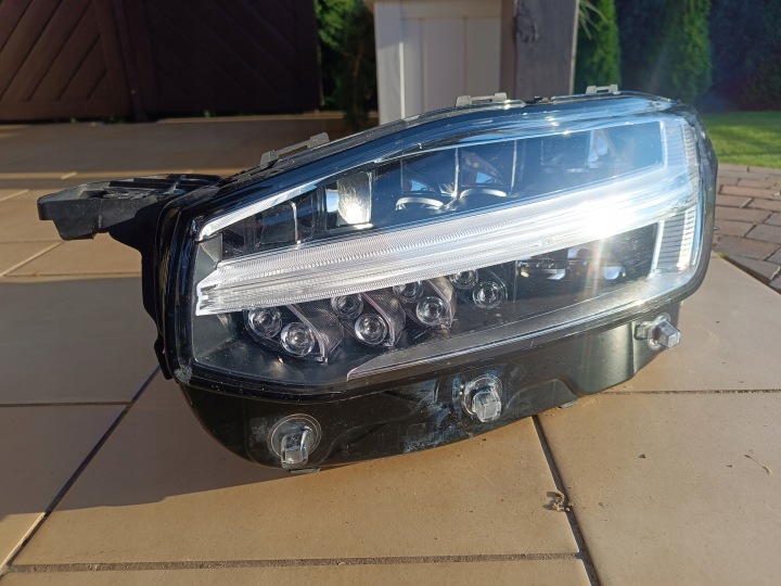 VOLVO XC90 LIFT PHARE AVANT GAUCHE CÔTÉ COMPLET LED