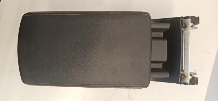 CUPRA FORMENTOR ACCOUDOIR 5FF864207B