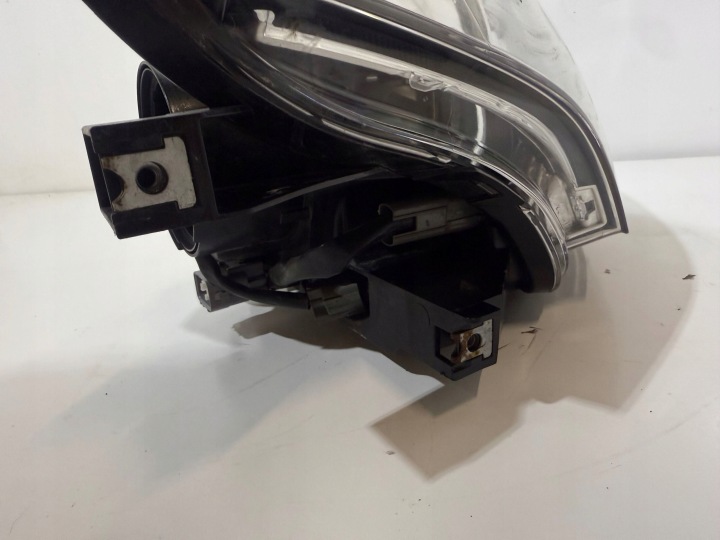 MITSUBISHI OUTLANDER 2020 PHARE AVANT GAUCHE XÉNON 31283915-04