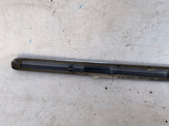 VW GOLF PLUS 05-14 MOULURE PORTES DROIT AVANT 5M0853516C
