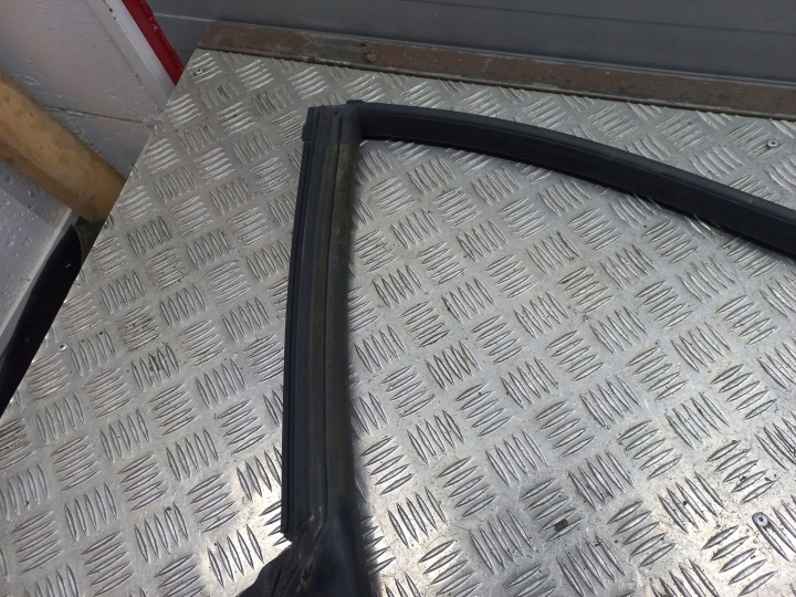 AUDI A7 S7 4G 2011 ARRIÈRE CÔTÉ GAUCHE CAOUTCHOUC JOINT D'ÉTANCHÉITÉ VITRES PORTES ARRIÈRE