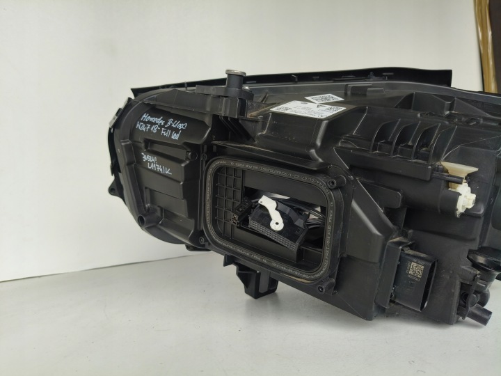 PHARE DROITE PROJECTEUR MERCEDES B-KLASA W247 18- COMPLET LED