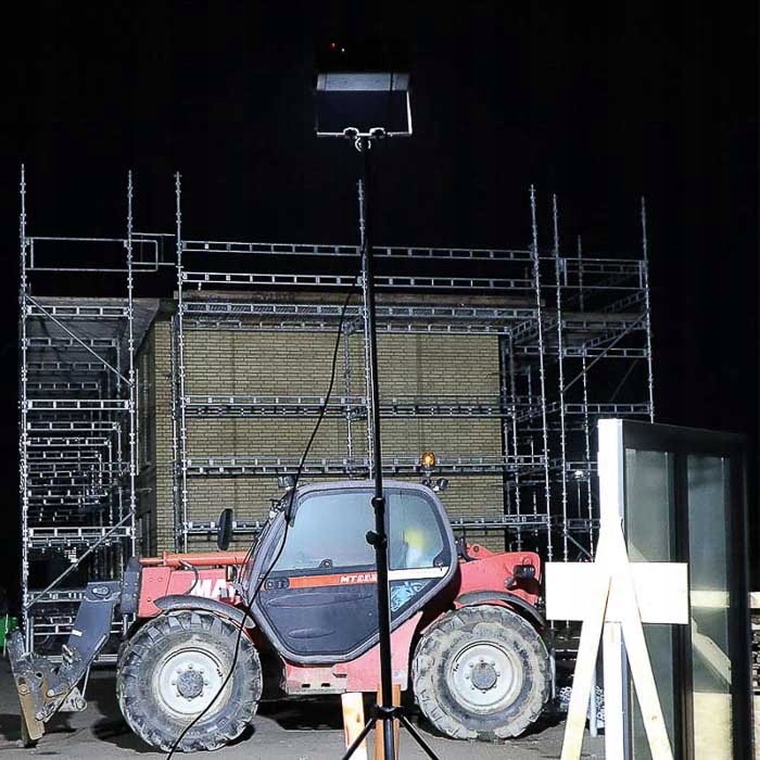 SCANGRIP PHARE LED VERS OSWIETLANIA DUZYCH OBSZAROW ROBOCZYCH 80000 LM