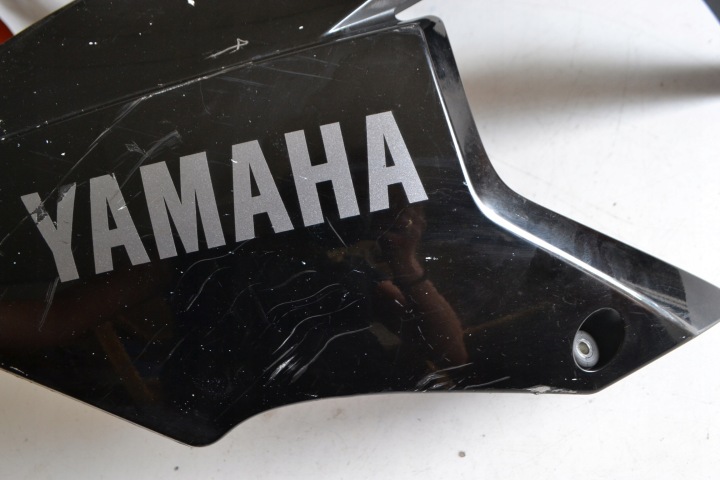 COLLECTEUR CÔTÉ DÉFLECTEUR D'AIR YAMAHA XJ6 F DIVERSION XJ6F