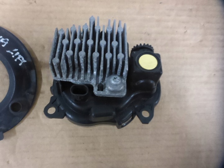 SEAT ARONA LIFT 20- 6F0941700 PHARES ANTIBROUILLARD DROIT CHÂSSIS EUROPE ORIGINAL