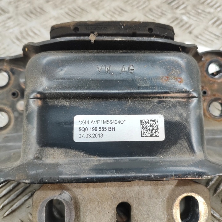 VW PASSAT VARIANT B8 3G5 GAUCHE COUSSIN MOTEUR 2018 5Q0199555BH