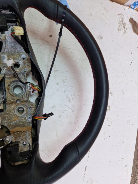 VOLANT MULTIFONCTION KIA RIO IV 4 STONIC