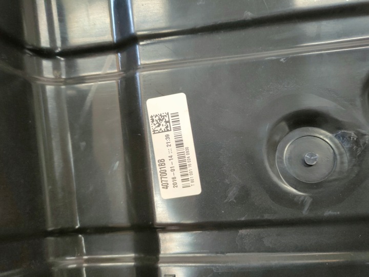 AUDI Q7 4M II RÉSERVOIR ADBLUE POMPE 4M0131878BF