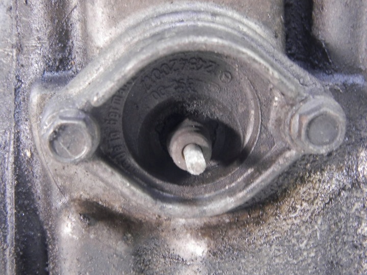 MERCEDES W210 CARTER HUILES HUILEUX 2.2D R6040140602