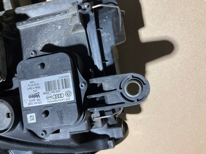 PHARE DROITE XÉNON LED VW PASSAT B7 3AB941752