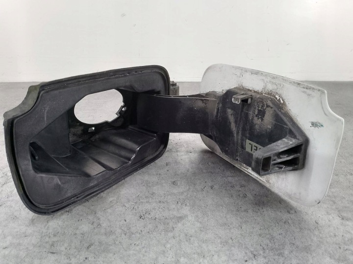 CLAPET GOULOTTE DE REMPLISSAGE CARBURANTS RENAULT KANGOO II 8200436747 0389