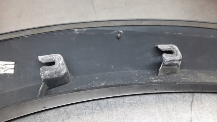 REVÊTEMENT GARDE-BOUE GAUCHE AVANT 30763653 VOLVO XC70 II 08-16R