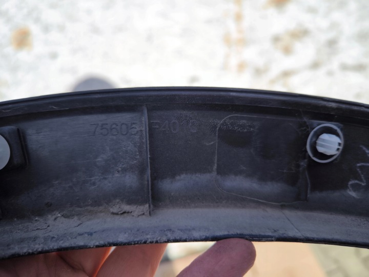 TOYOTA C-HR I MOULURE REVÊTEMENT GARDE-BOUE DROIT ARRIÈRE 75605-F4010 ORIGINAL