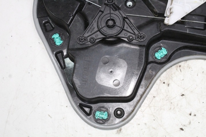ÉLÉVATEUR VITRES ARRIÈRE GAUCHES PORTES VW GOLF VIII (CD1) 5H0839401F 1.5L