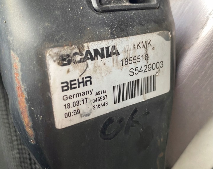 RADIATEUR EAU SCANIA R 1781365 1851542 1855518