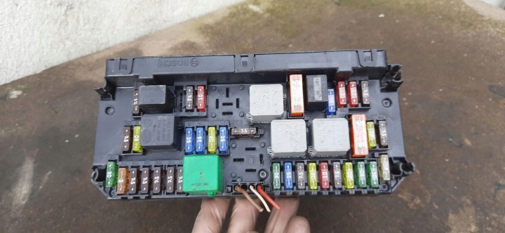 MODULE BOÎTE SAM FUSIBLES MERCEDES W204 A2129009905