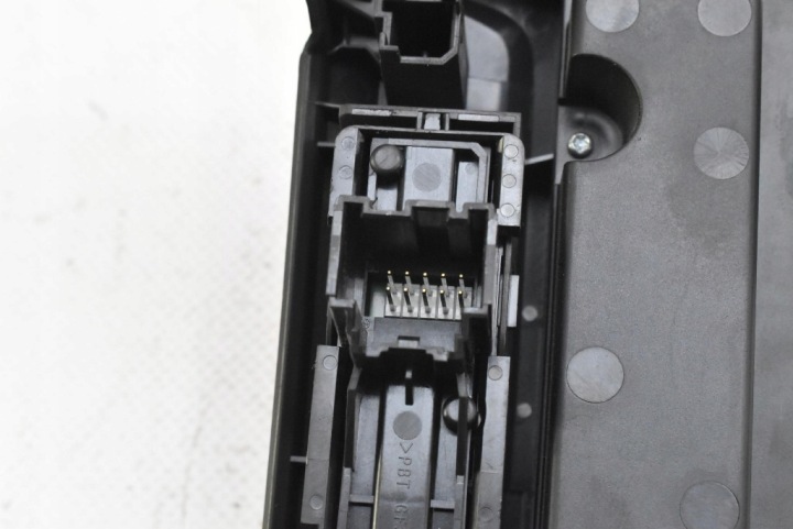 RADIO MONITEUR PANNEAU 23422744 95247248 13406657 OPEL ZAFIRA C 12-16 GOUPILLE