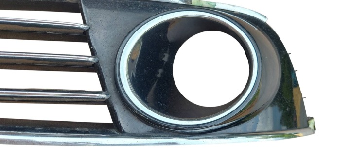 AUDI A8 D4 DROITE GRILLE PARE-CHOCS AVANT 4H0807680D