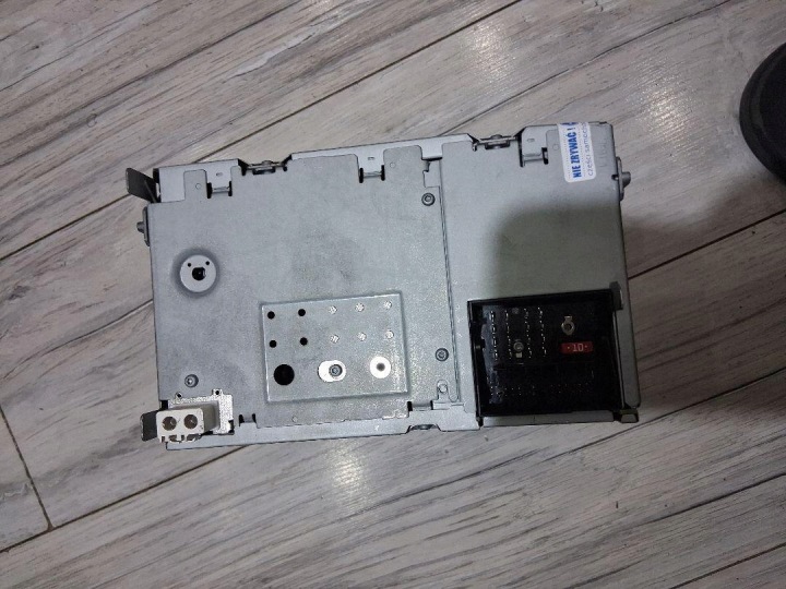 RADIO NON CODE VOLKSWAGEN GOLF VI PASSAT B7 3C8035195F