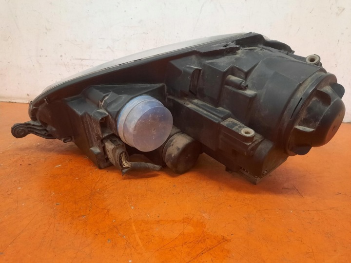 VOLKSWAGEN GOLF 5 03-09 PROJECTEUR DROIT AVANT PHARE AVANT 1K6941032