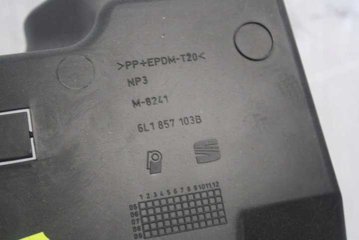 CHÂSSIS COUVERCLE BOÎTE À GANTS SEAT IBIZA 6L1857103B