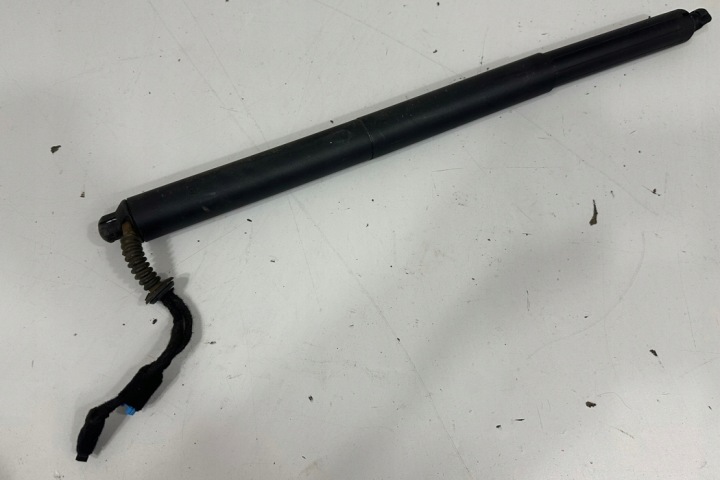 KIT AUTOMACZNEGO OUVERTURE COUVERCLES DE COFFRE COUVERCLES DE COFFRE BMW 2 PIÈCES (F39) 9451483 1.5L