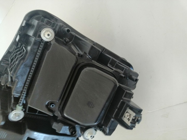 PHARE GAUCHE AUDI A6 C9 E-TRON MATRIX 85E941039R