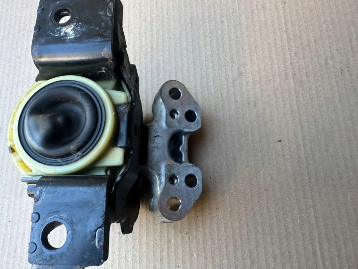 CITROEN C3 PICASSO 1.6 VTI POIGNÉE MOTEUR 9681706580 9680138380