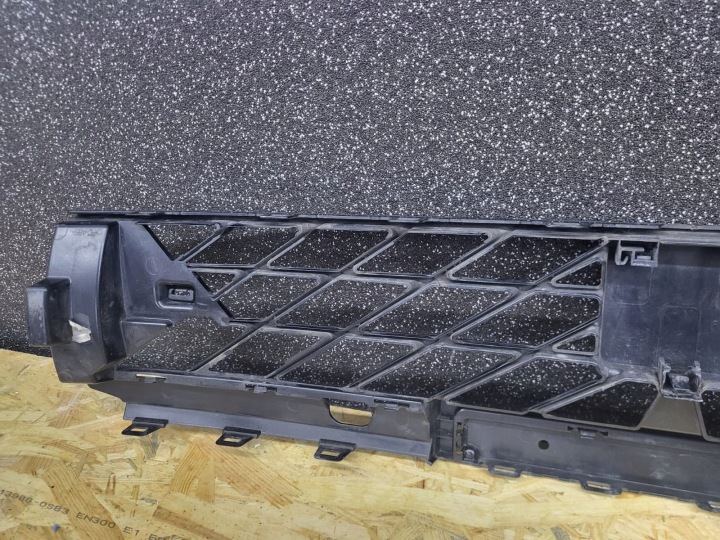 CUPRA FORMENTOR 5FF GRILLE CENTRALE PARE-CHOCS 5FF853667A